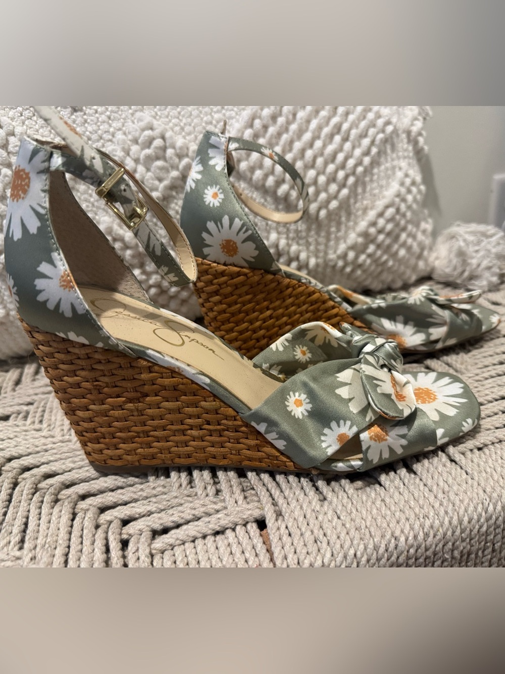 Jessica Simpson Fun Flowered Wedges with Ankle Strap size 8